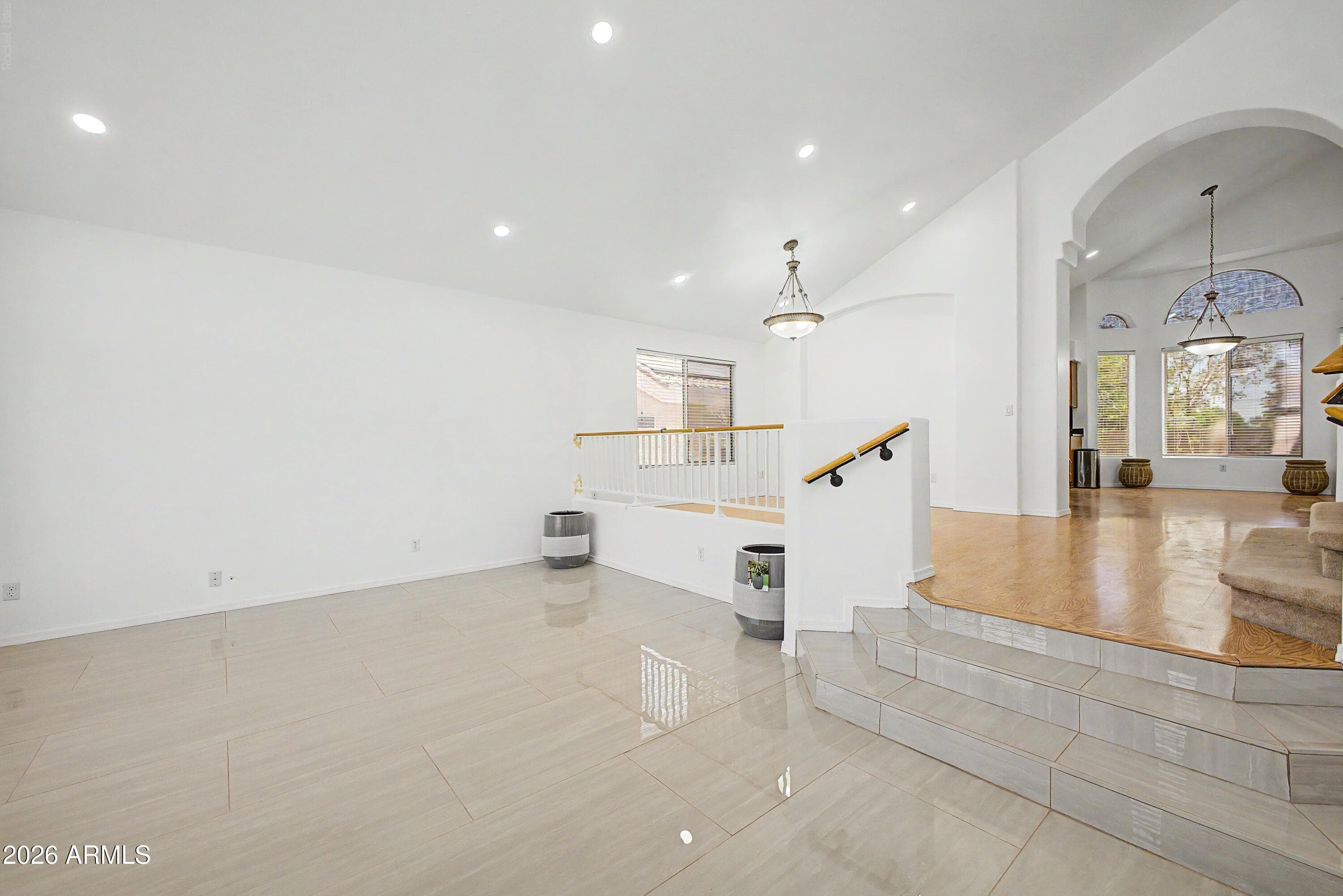 413 W LIBERTY Lane